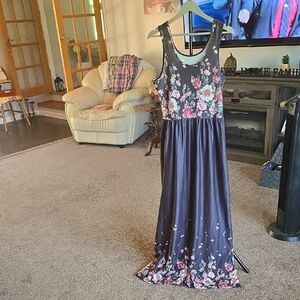 NXH Floral Sleeveless Maxi Dress. 🌺  ✨️ NEW✨️